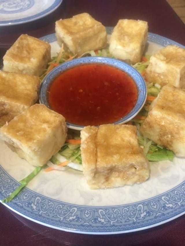 4. Crispy Tofu / Đầu Hỉ Xào Rau.